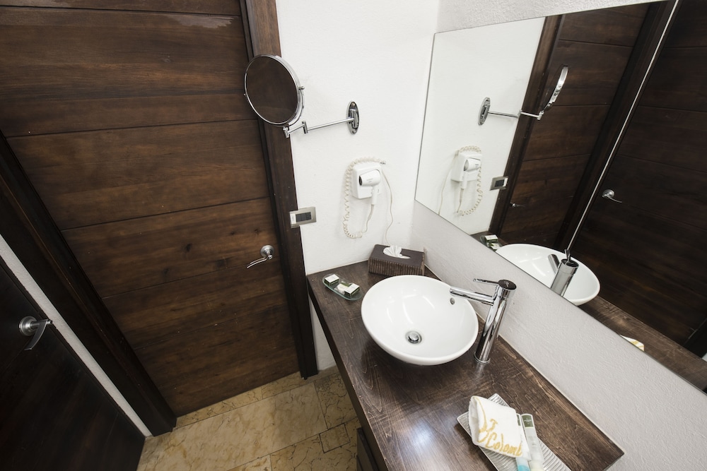 Suite, Balcony - Photo 4