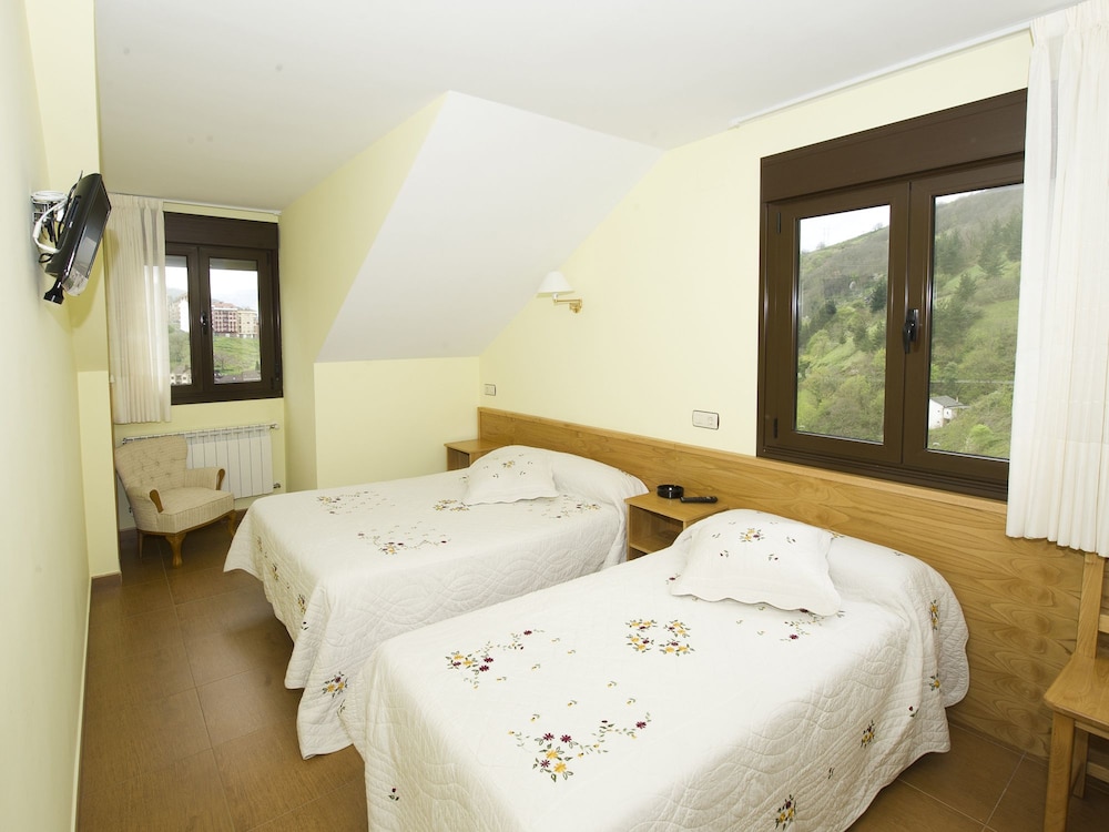 Comfort Double or Twin Room, 1 Bedroom, Accessible photo 2