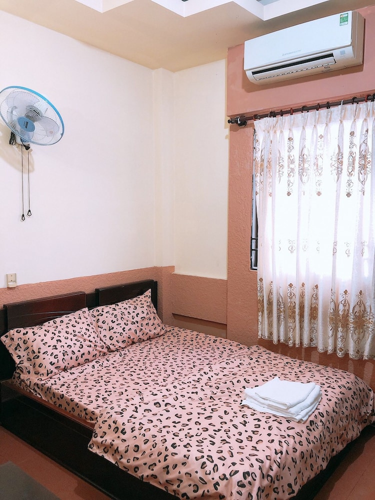 Superior Double Room, Bathtub photo 2