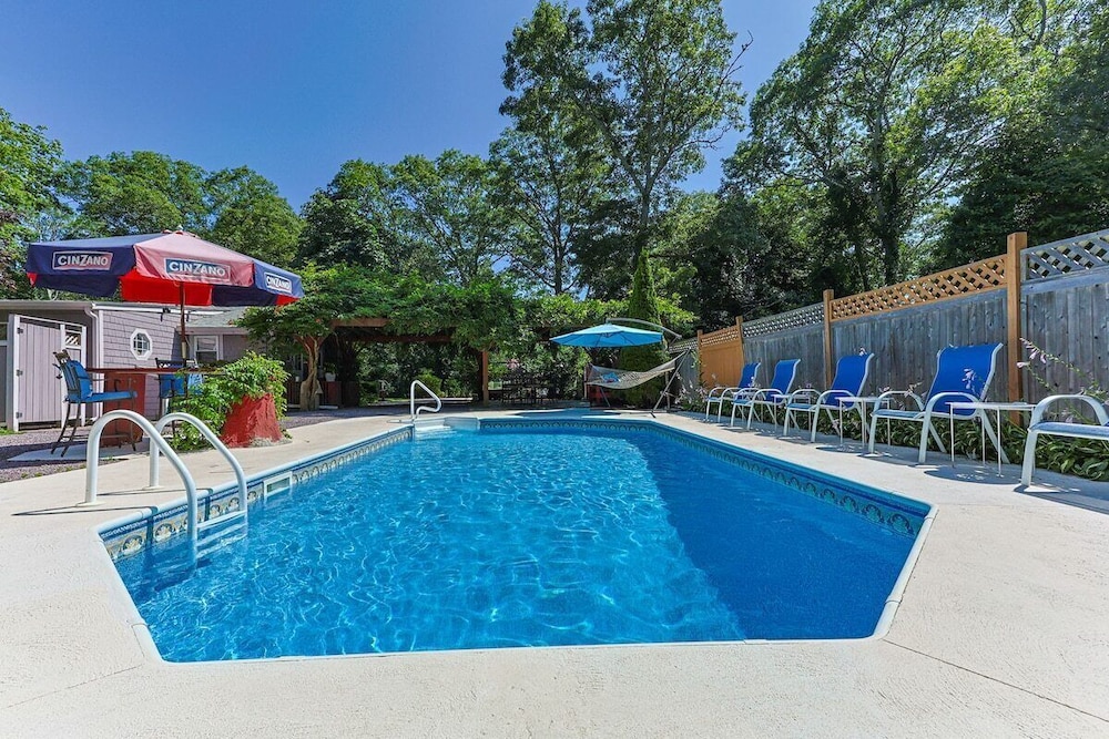 Family House, Private Bathroom, Pool View photo 1
