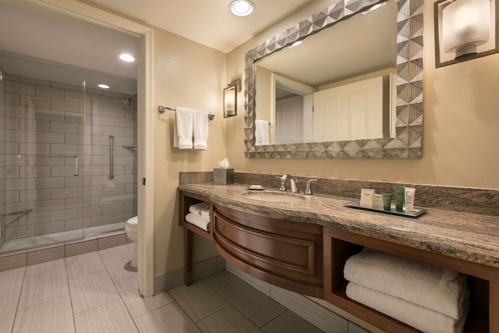 Premium Suite, 2 Queen Beds (Redrock View) - Photo 6