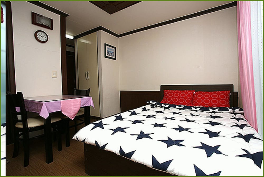 Honeymoon Room photo 3