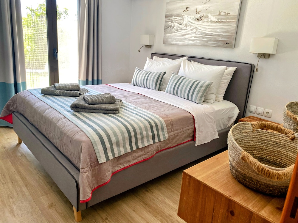 Comfort Suite, 1 Queen Bed photo 1