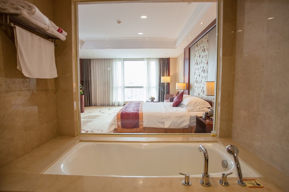 Deluxe Room, 2 Twin Beds - Photo 5