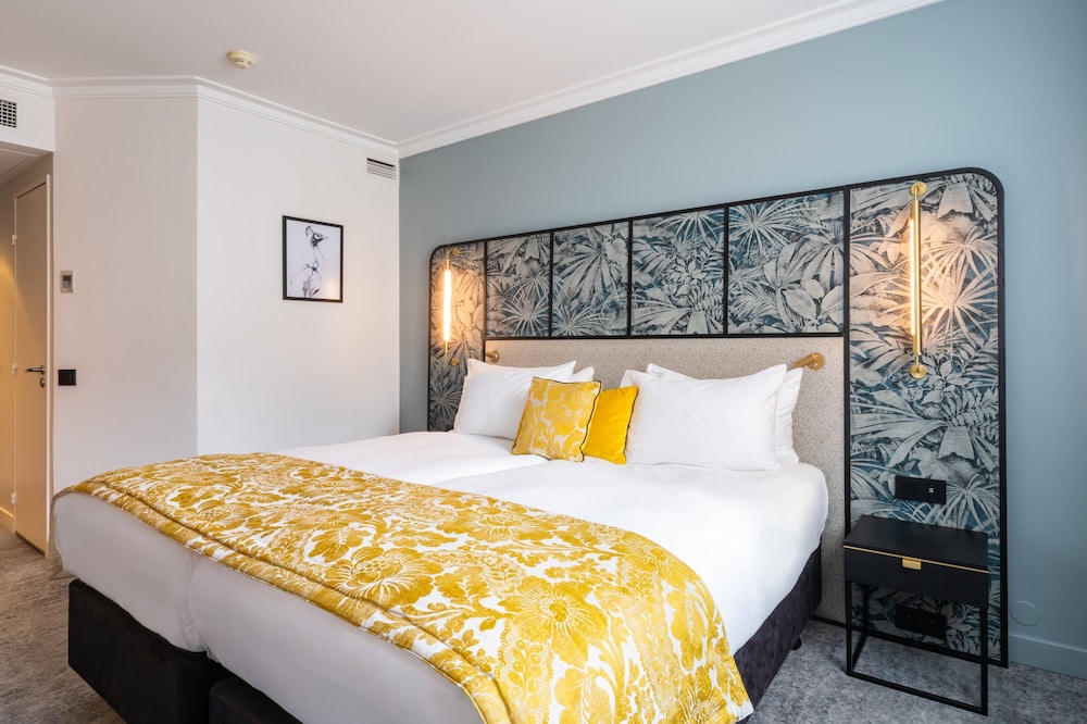 Standard Room, 1 Queen Bed, Accessible thumbnail 6