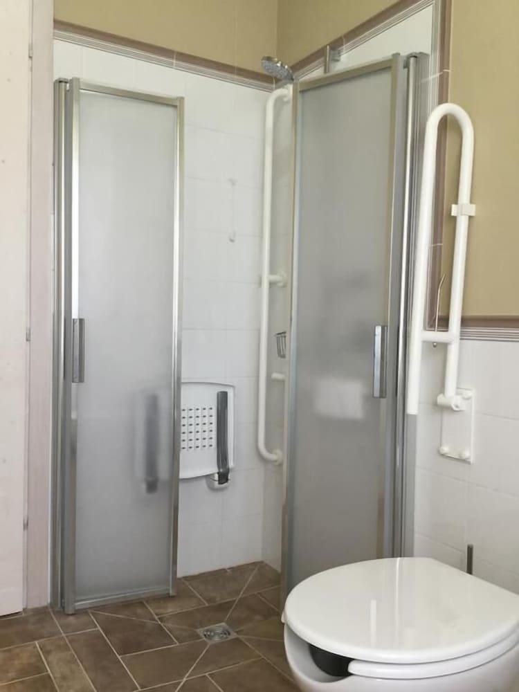 Triple Room, Accessible photo 3