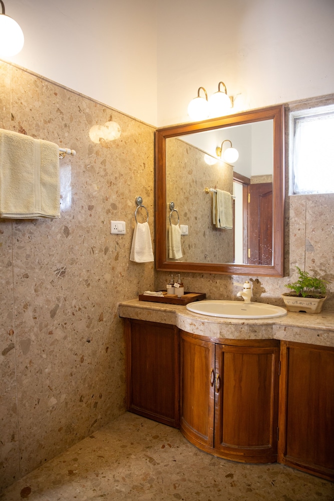 Double Room - Photo 4
