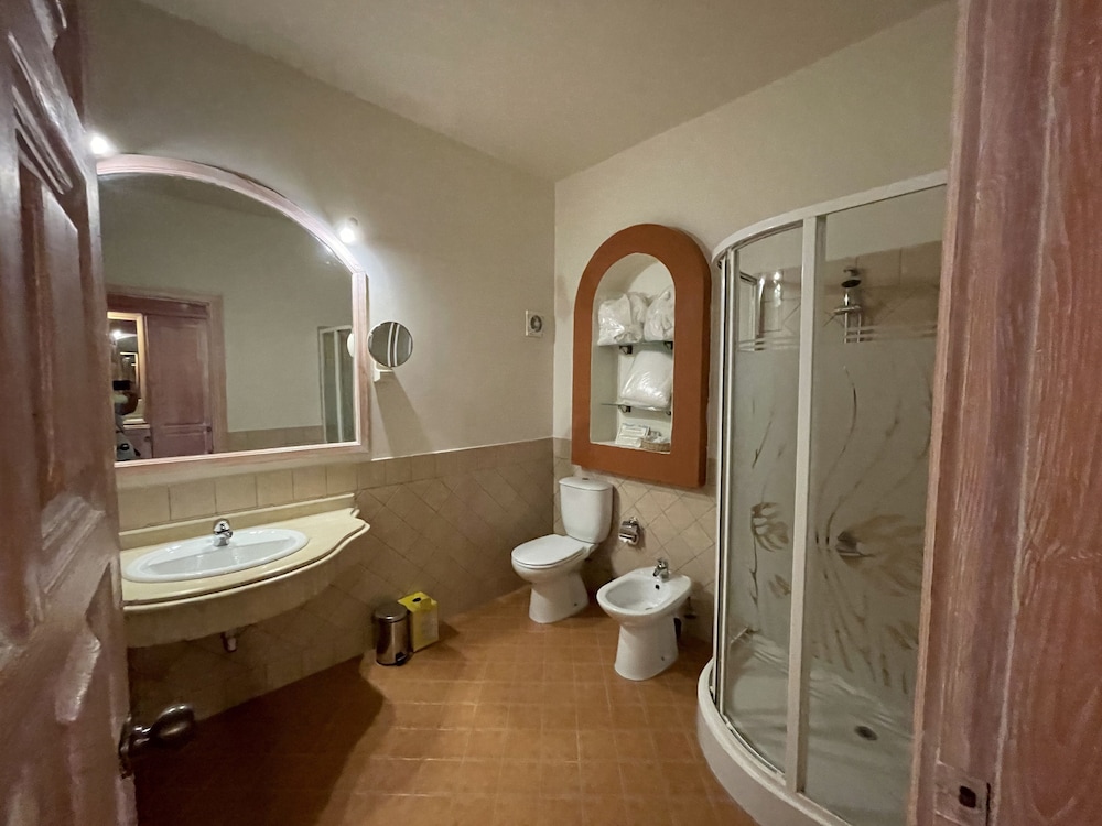 Standard Double or Twin Room, Garden View - Photo 9