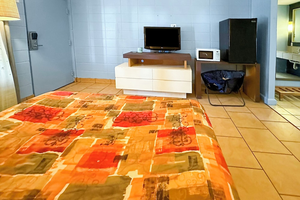 Family Room, 2 Double Beds - Photo 7