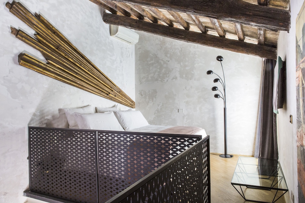 Suite (04-Pasquino Plus) photo 2