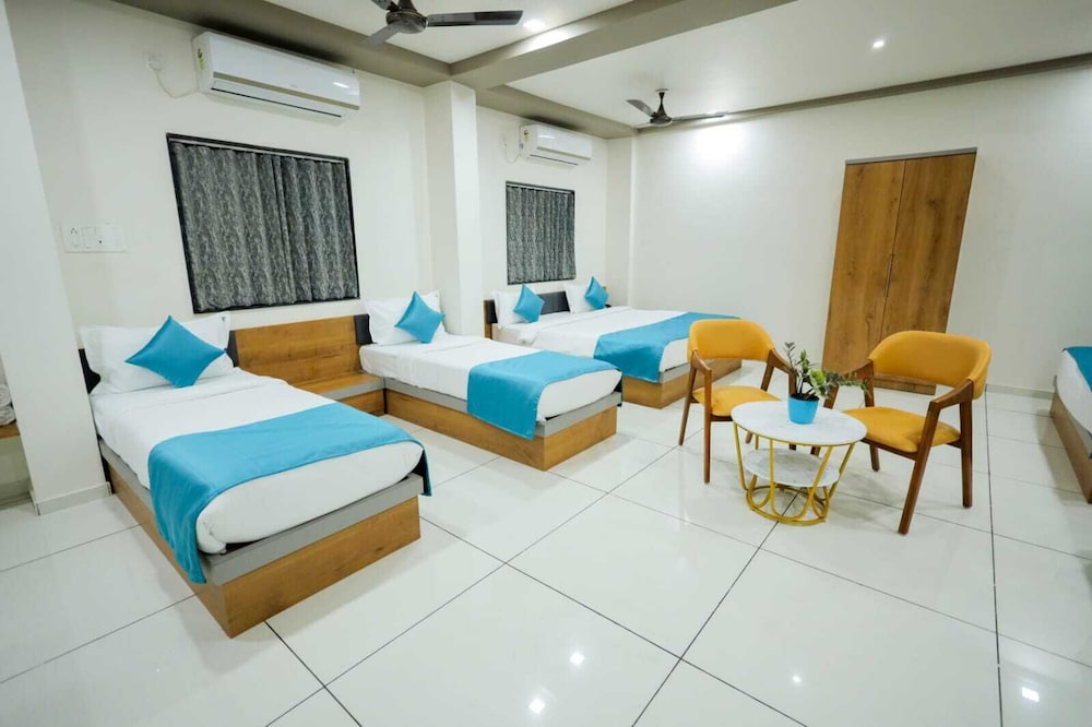 Family Room, City View