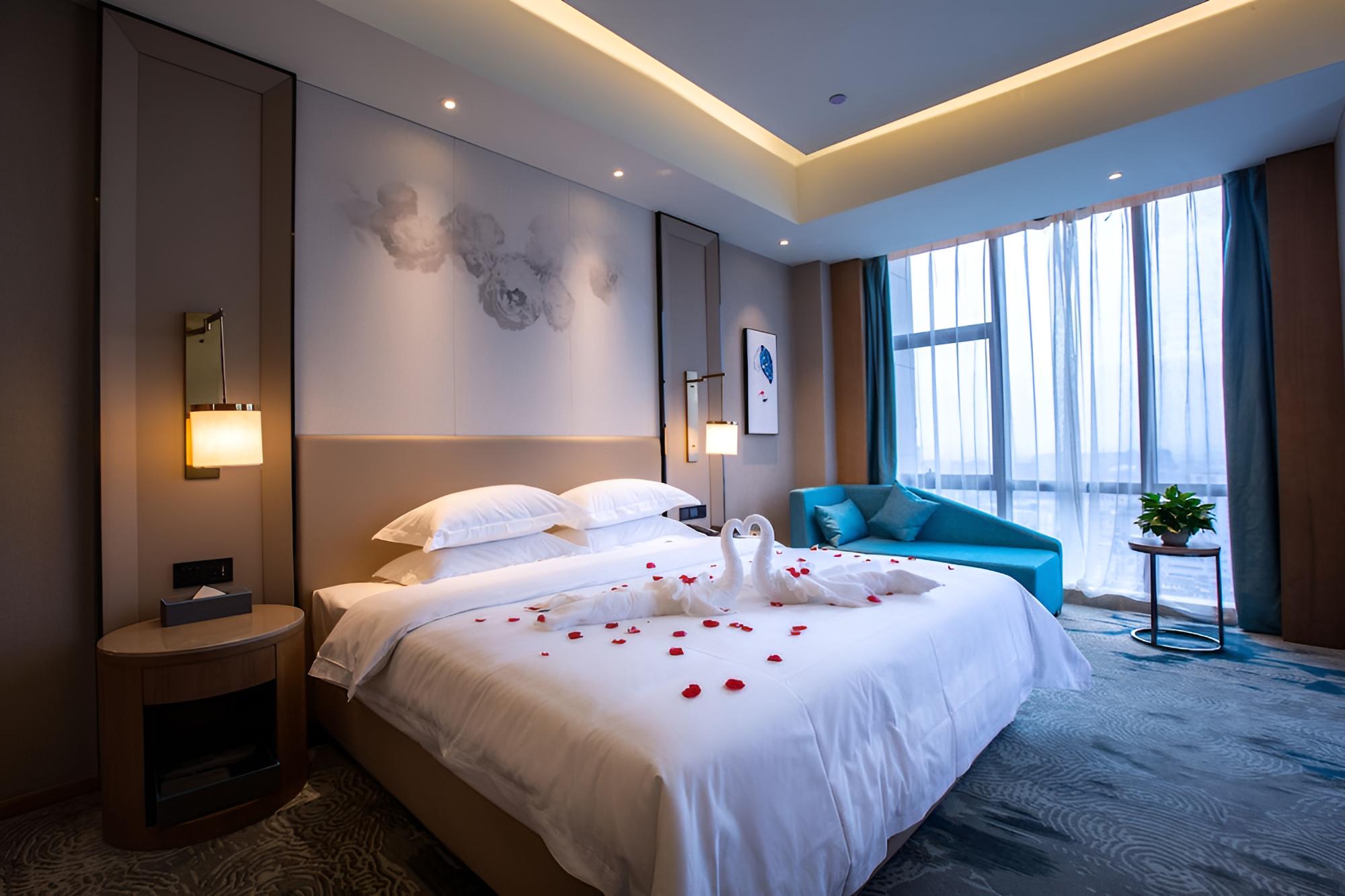 Business suite photo 2