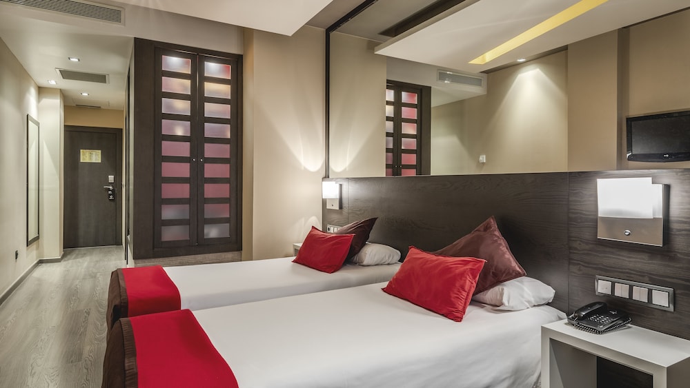 Double Room (1 Adult + 1 Child)
