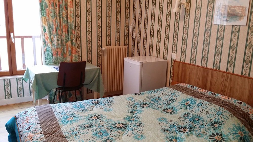 Basic Double Room photo 3