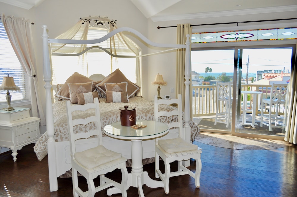 Honeymoon Suite, 1 King Bed, Non Smoking, Ocean View