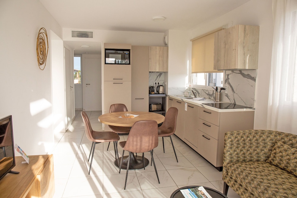 Appartement 4 personnes - 1 chambre + 1 coin nuit - Balcon - Vue Montagne photo 3