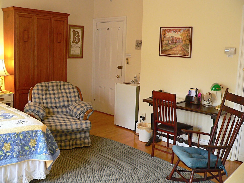 Deluxe Triple Room photo 2