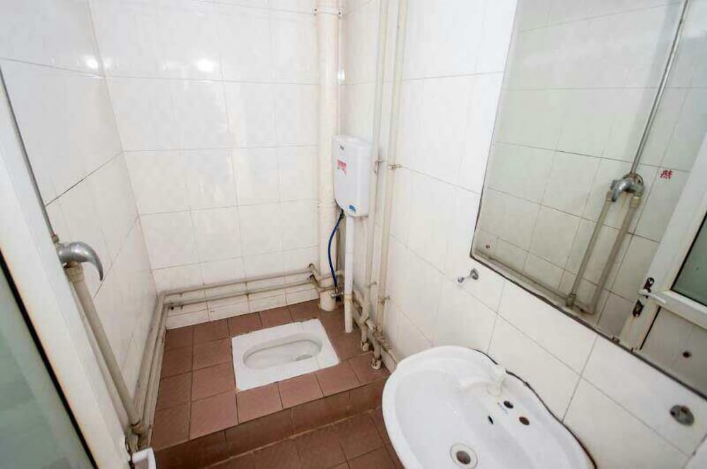 Comfort Triple Room ( Squat Toilet) photo 2