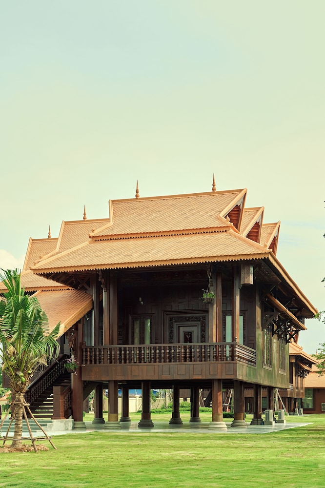 Classic Villa, Balcony, Garden View
