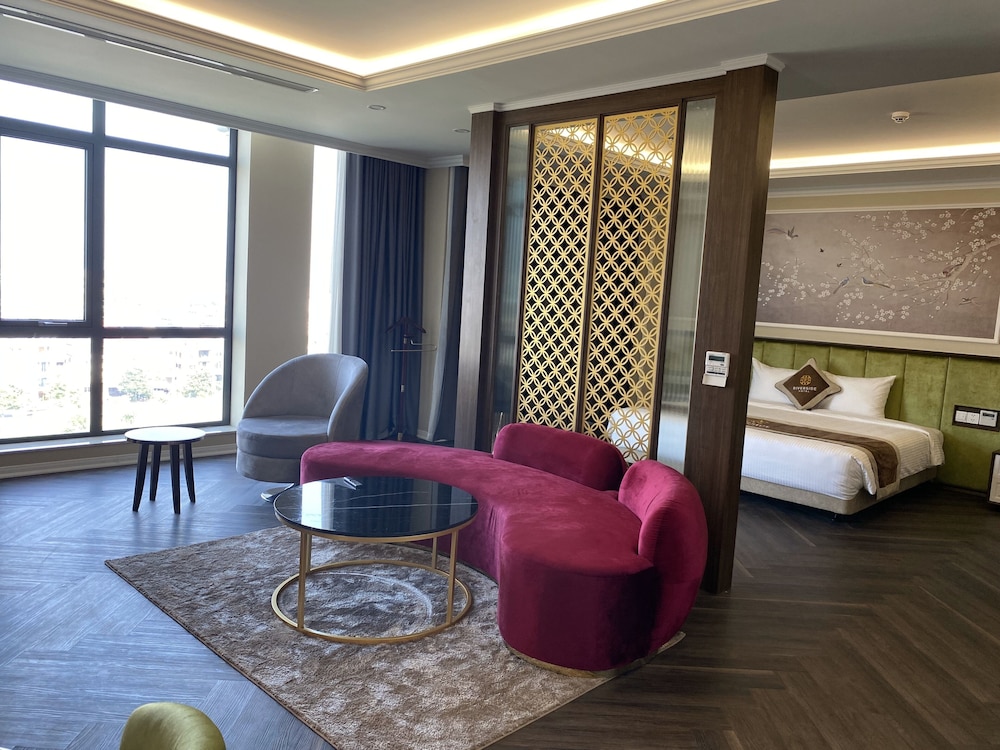 Executive Suite, 1 King Bed photo 2