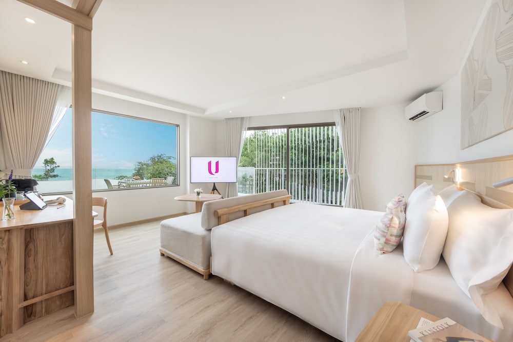 Junior Suite Panoramic Seaview with Terrace & Lux Bliss Bath