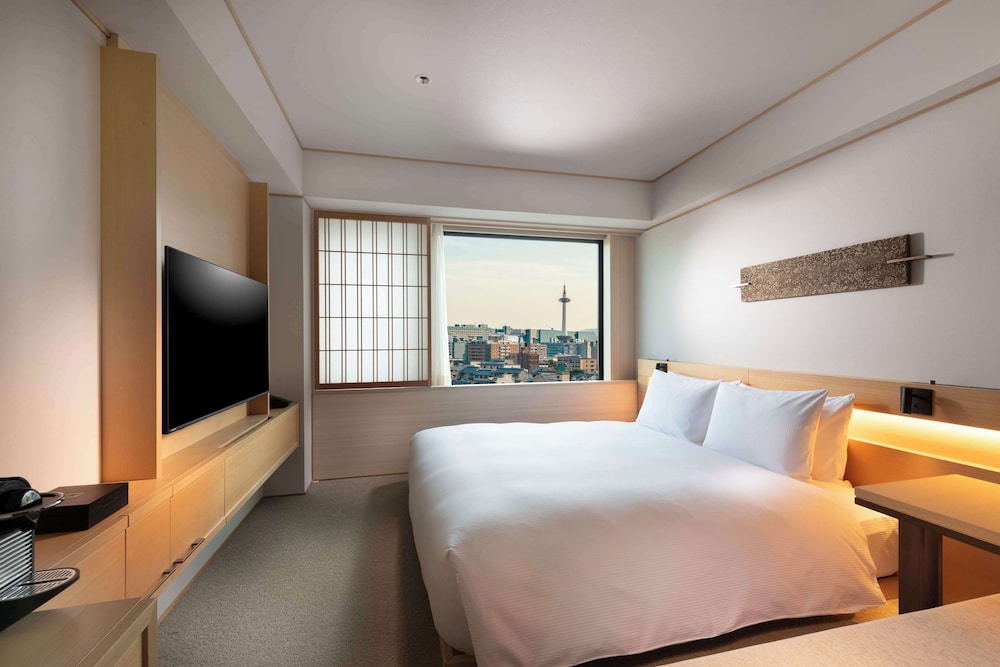 KING GUEST ROOM NON SMOKING - Photo 1