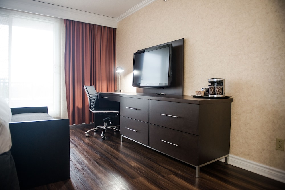 Standard Room, 2 Double Beds, Non Smoking - Photo 7