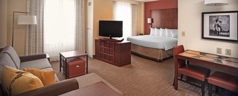 Studio, 1 King Bed with Sofa bed (Mobility/Hearing Accessible, Tub) photo 1