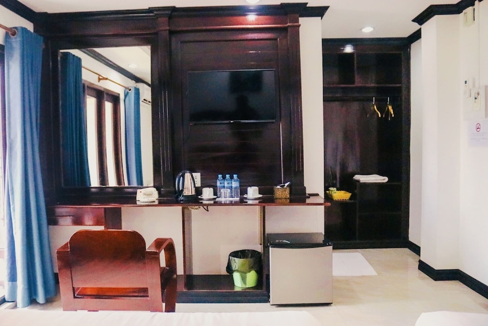 Deluxe Double With Balcony - Photo 7