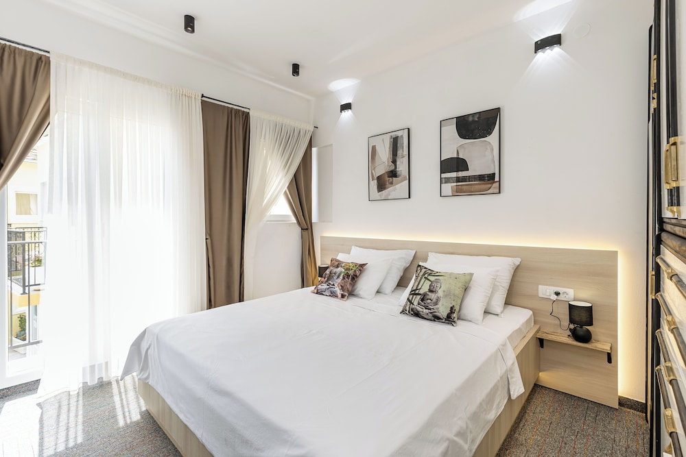 Family Suite, Pool View