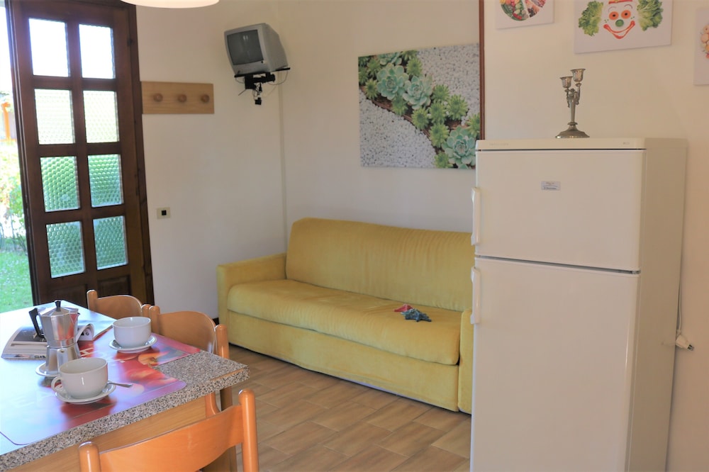 Apartment, 2 Bedrooms, Patio, Garden View photo 2