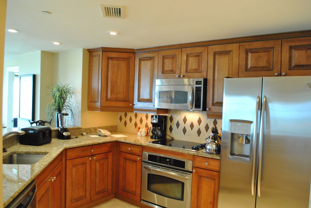 TWO BEDROOM GRANDE SUITE photo 3