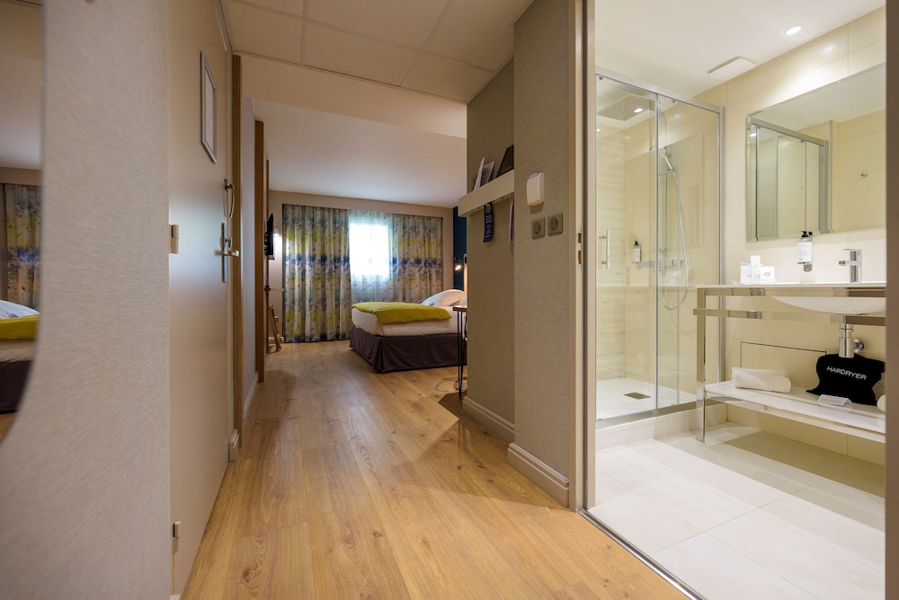 Family Suite, 1 King Bed, Non Smoking - Photo 4