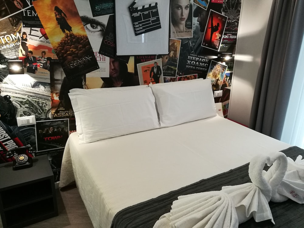 Deluxe Room - Photo 2