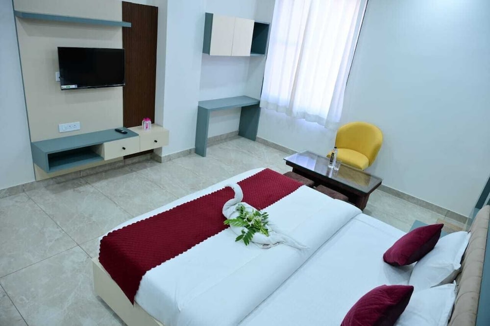 Luxury Double Room, City View
