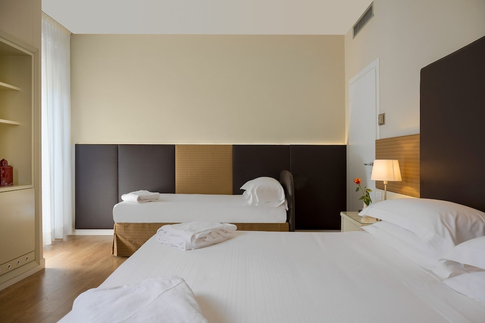 Superior Quadruple Room - Photo 3