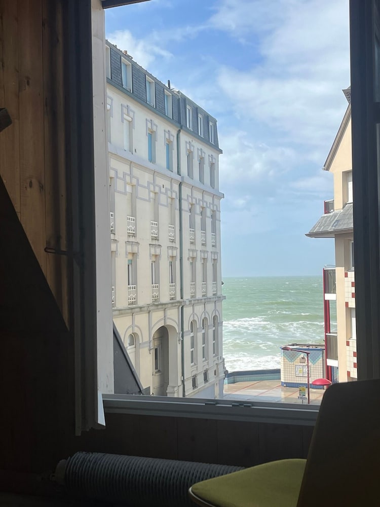 Apartment, Patio, Sea View photo 3