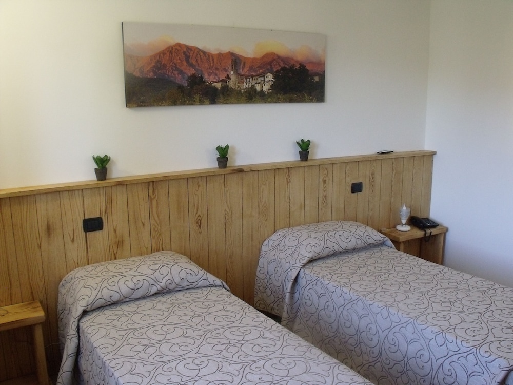 Standard Double or Twin Room, Garden View (1) photo 2