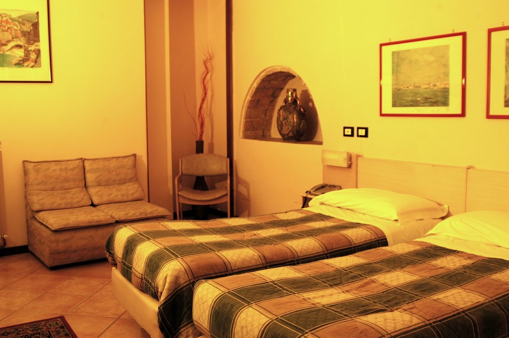 Standard Double Or Twin Room, Private Bathroom photo 1