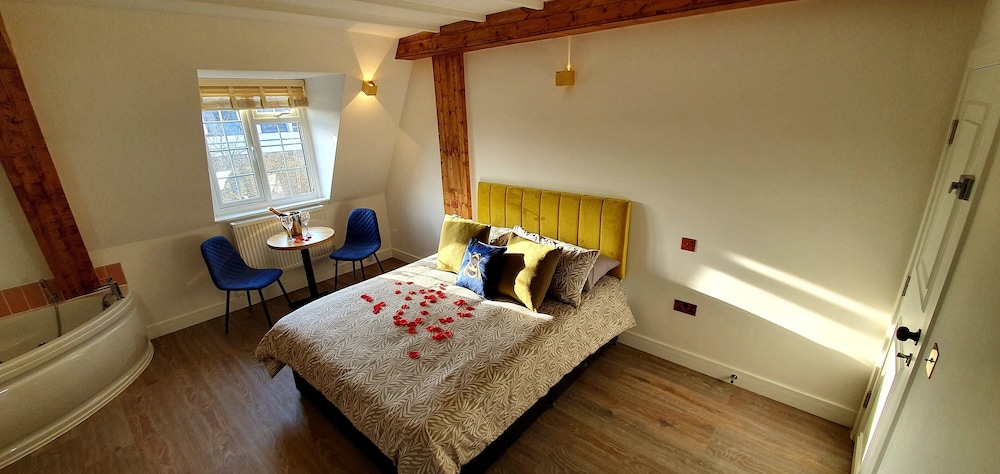 Premium Suite, Hot Tub, City View (2nd Floor )