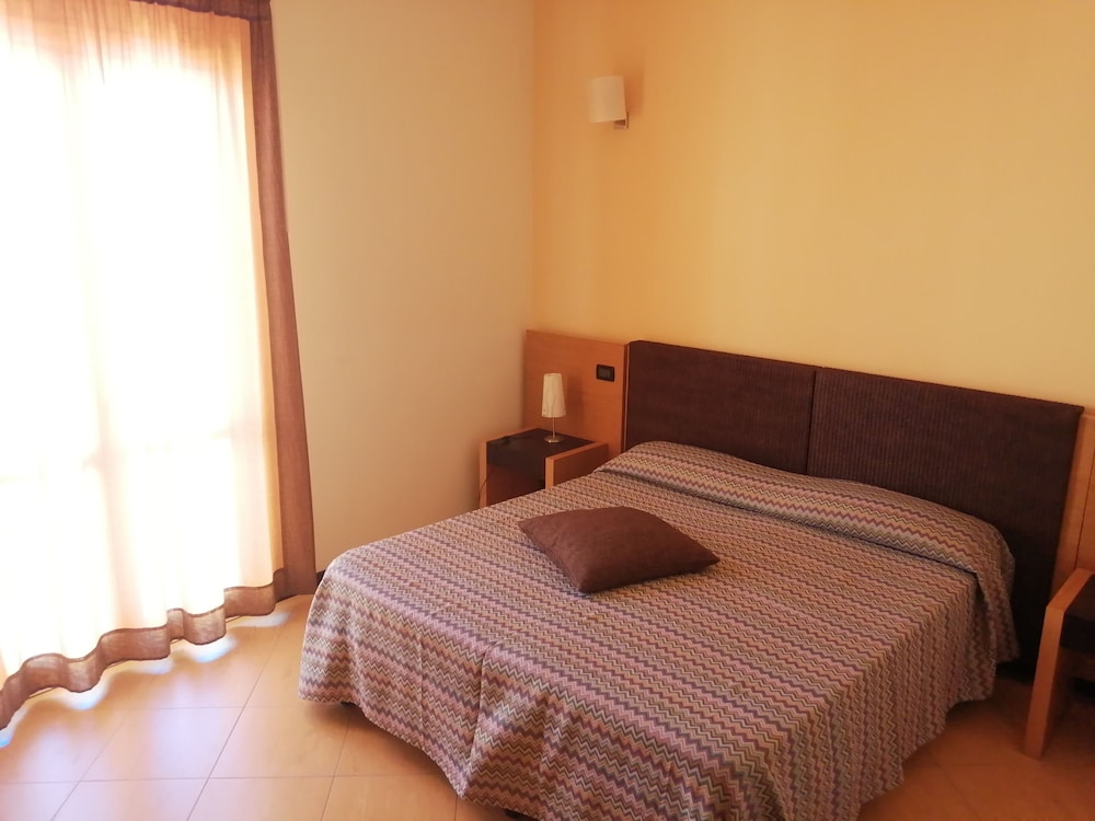 Triple Room - Photo 1