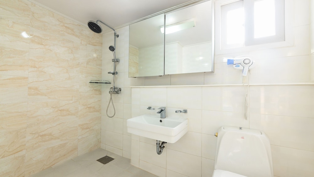 Basic Room, 1 Bedroom (Cass) photo 2