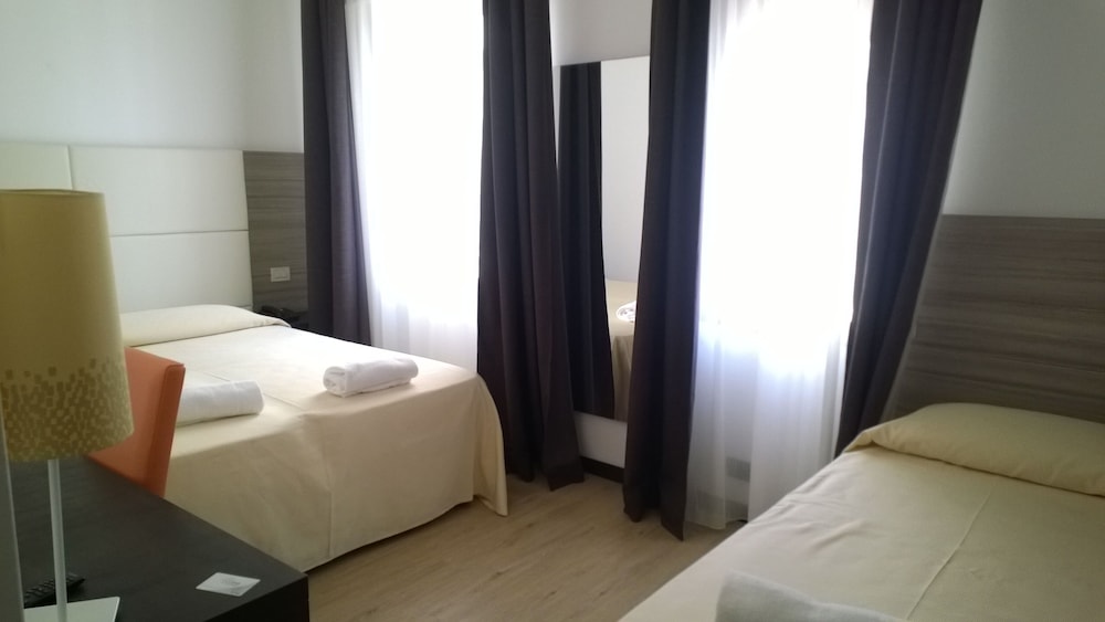 Triple Room - Photo 1