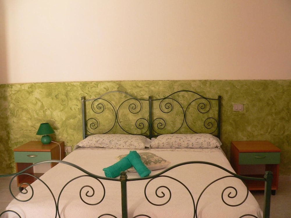 Standard Double Or Twin Room - Photo 1