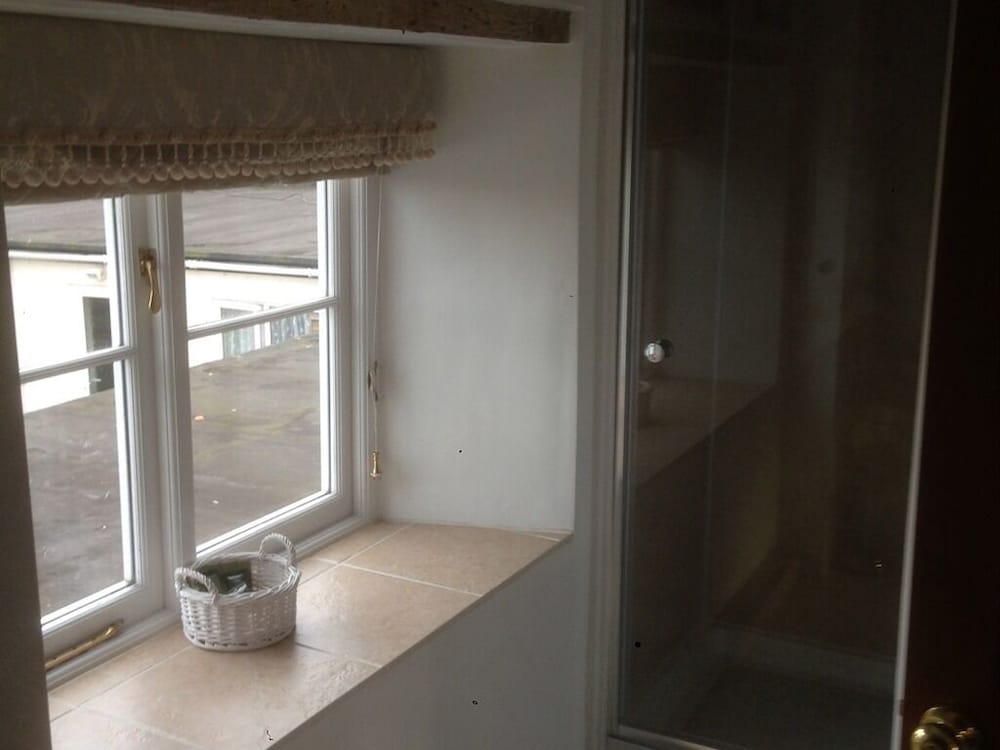 Standard Single Room, Ensuite photo 3