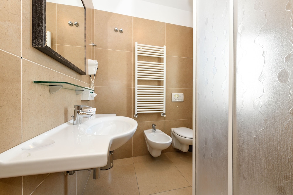 Classic Double Room - Photo 4