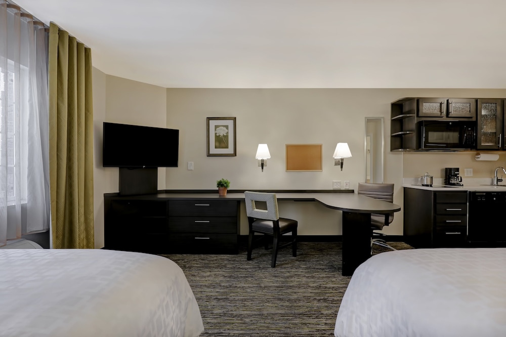 Studio Suite, 2 Double Beds, Accessible (Roll-In Shower) - Photo 4