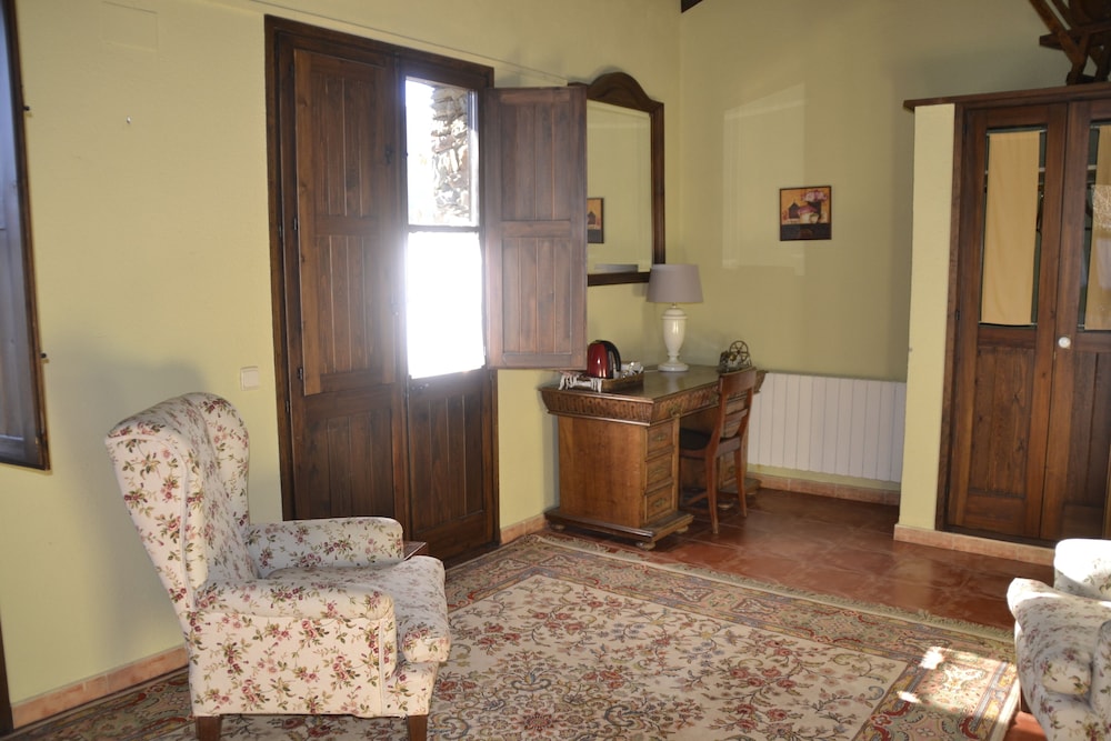 Suite, Balcony, Mountain View photo 3