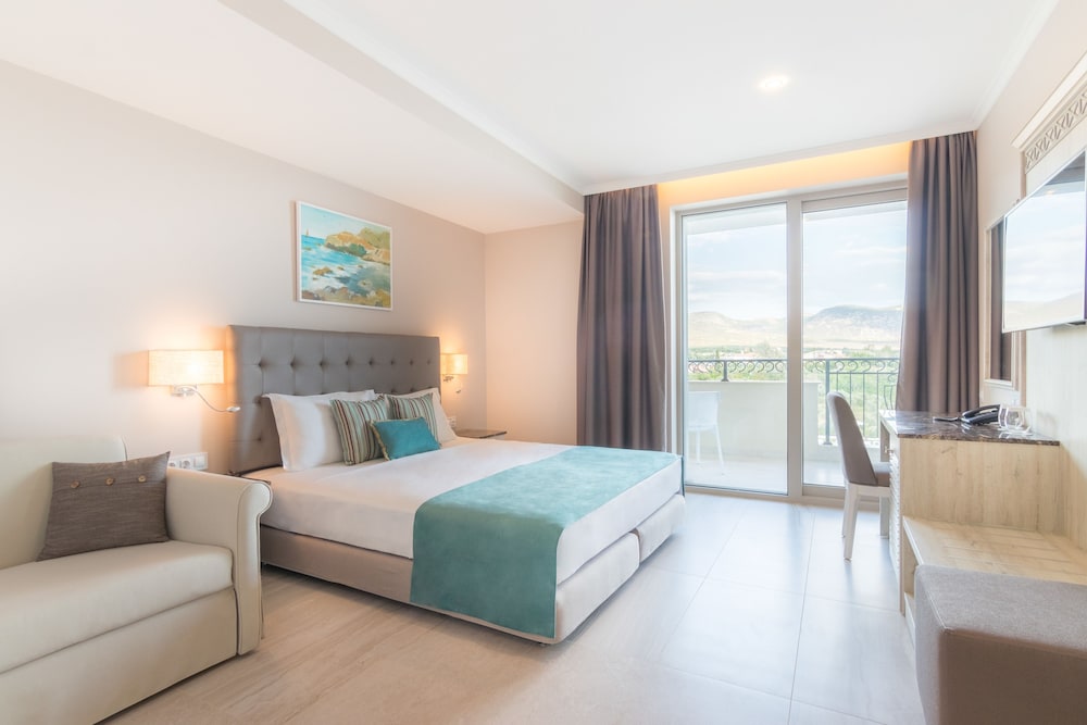 Executive Double Room, Partial Sea View