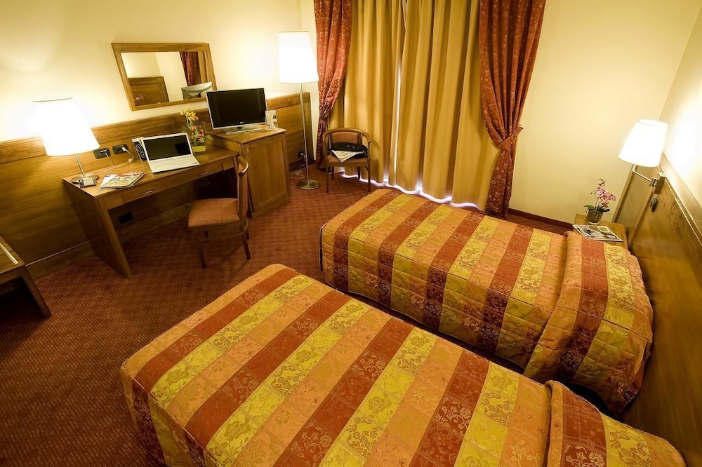 Superior Double Room, 2 Twin Beds photo 2